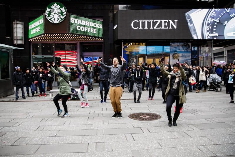 Times Square VJ Kiss flash mob Marriage proposal